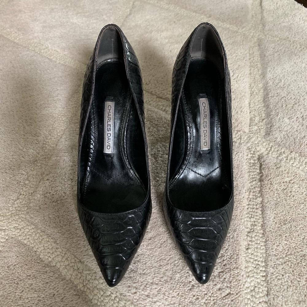 Charles David Black Croc Pumps